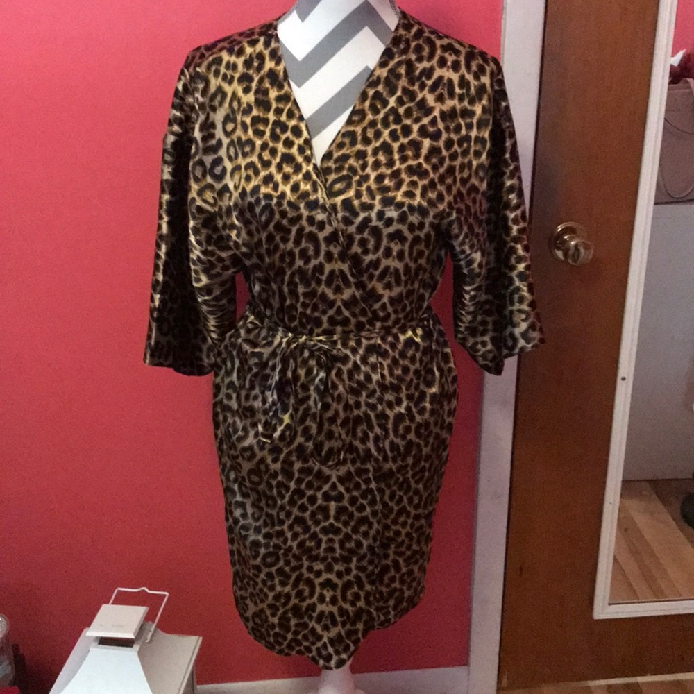 Leopard Print Kimono Sleeve Robe Size M